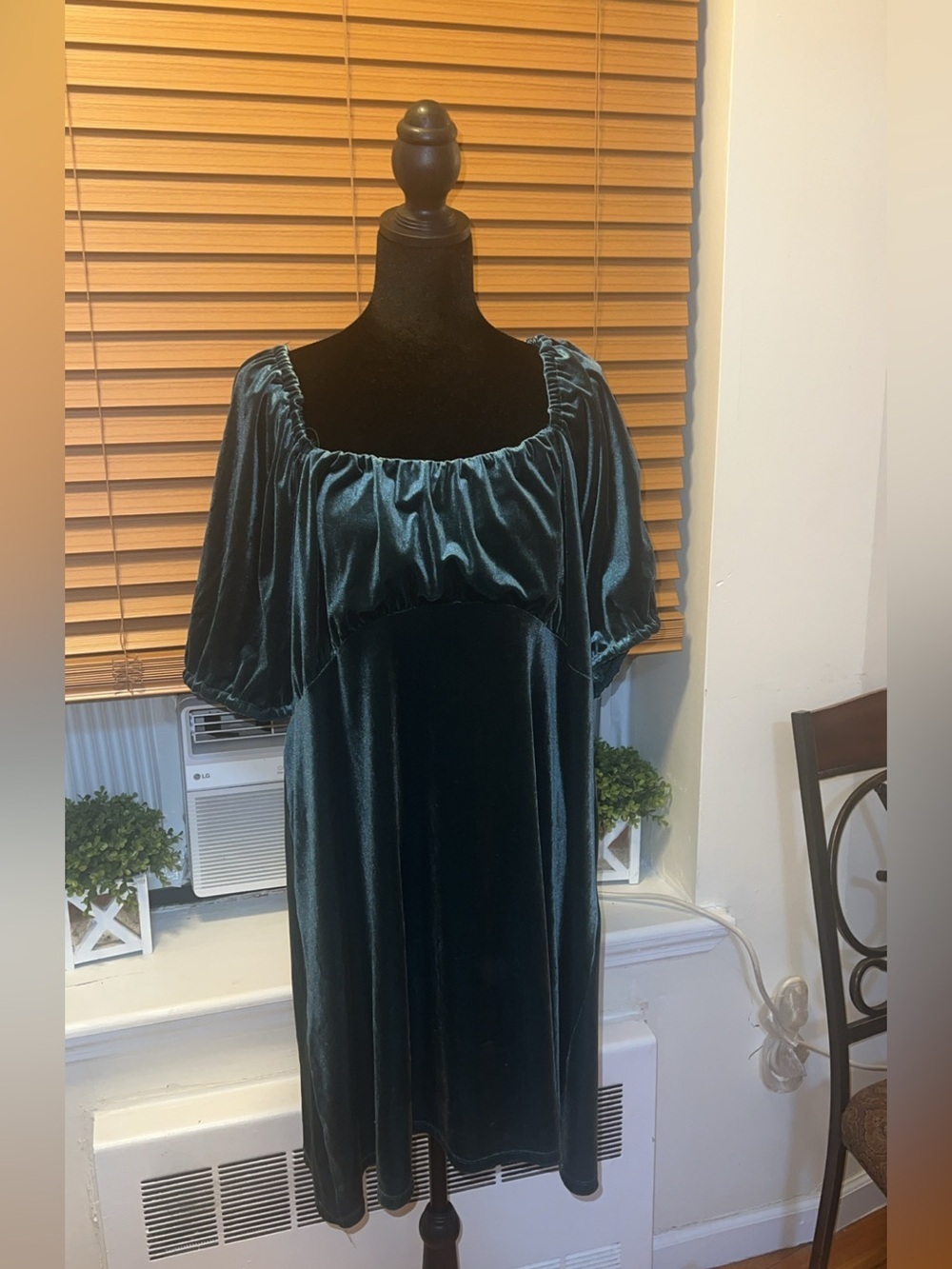 The Children's Place  Short Sleeve Velour A-Line Dress Green XXL WMNS